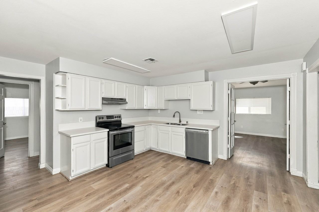 1908 Allen Ave - Photo 7 of 16
