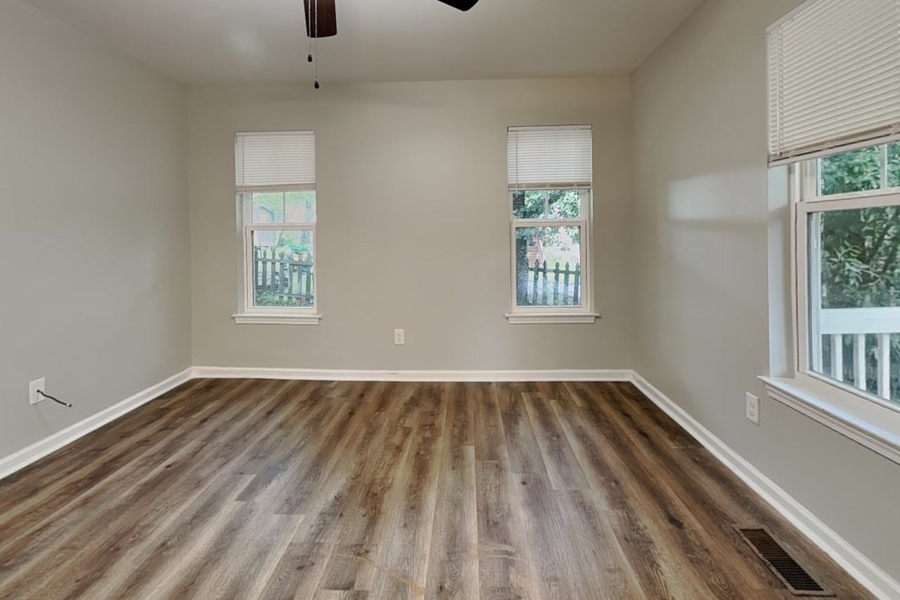 417 E Hinton St - Photo 3 of 17