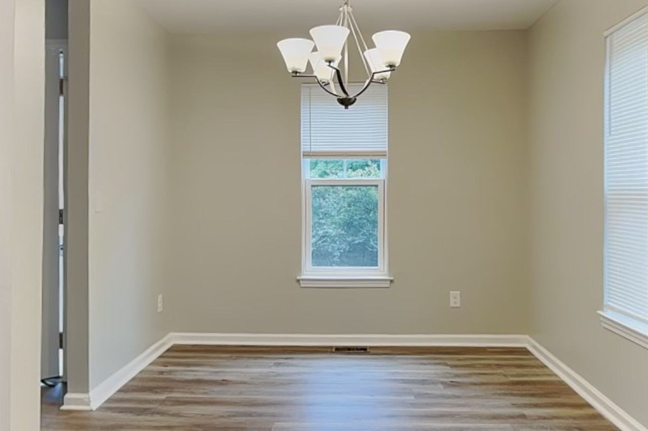 417 E Hinton St - Photo 5 of 17