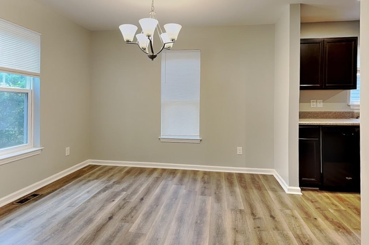 417 E Hinton St - Photo 6 of 17
