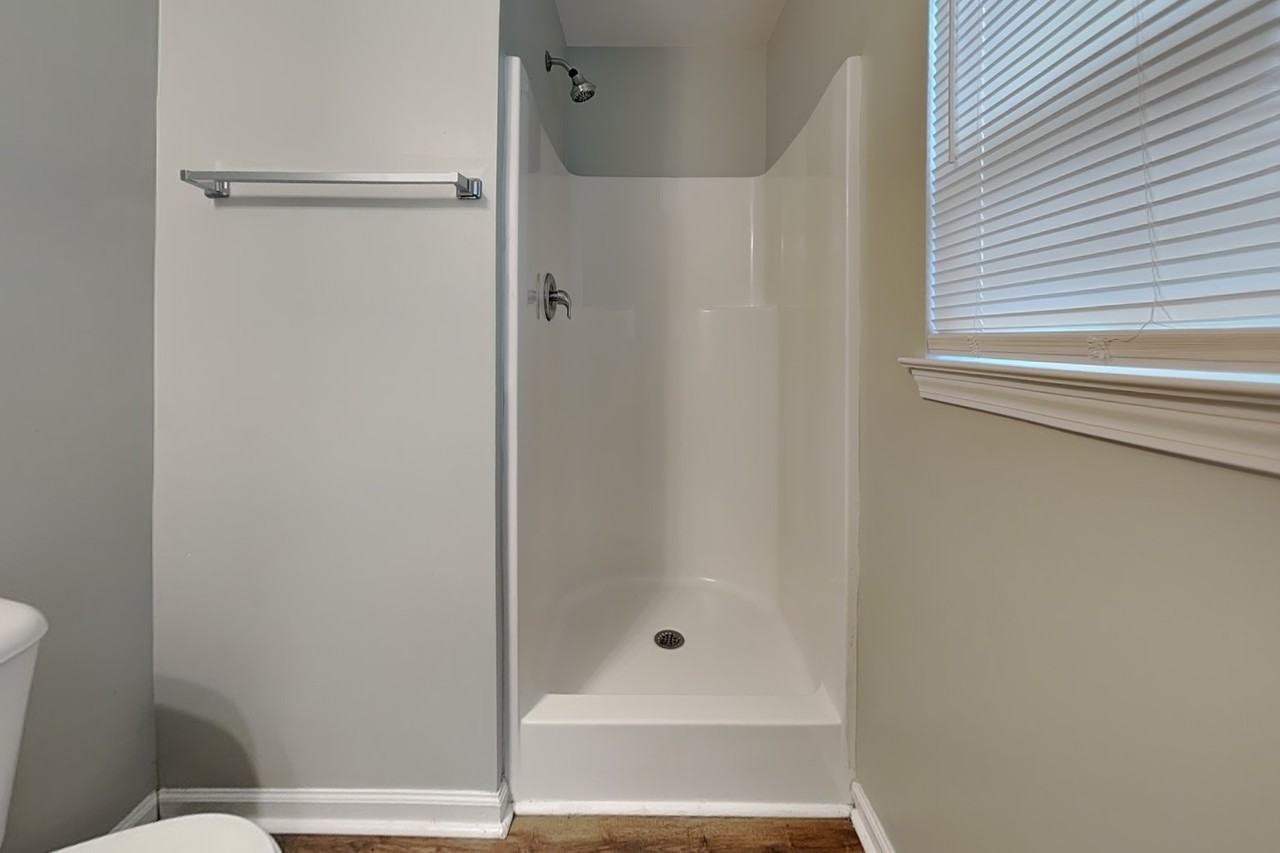 417 E Hinton St - Photo 7 of 17