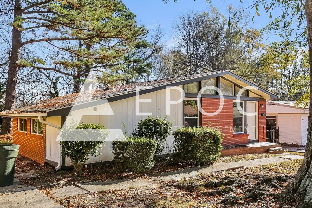 1611 Dunbar St - Photo 3 of 13