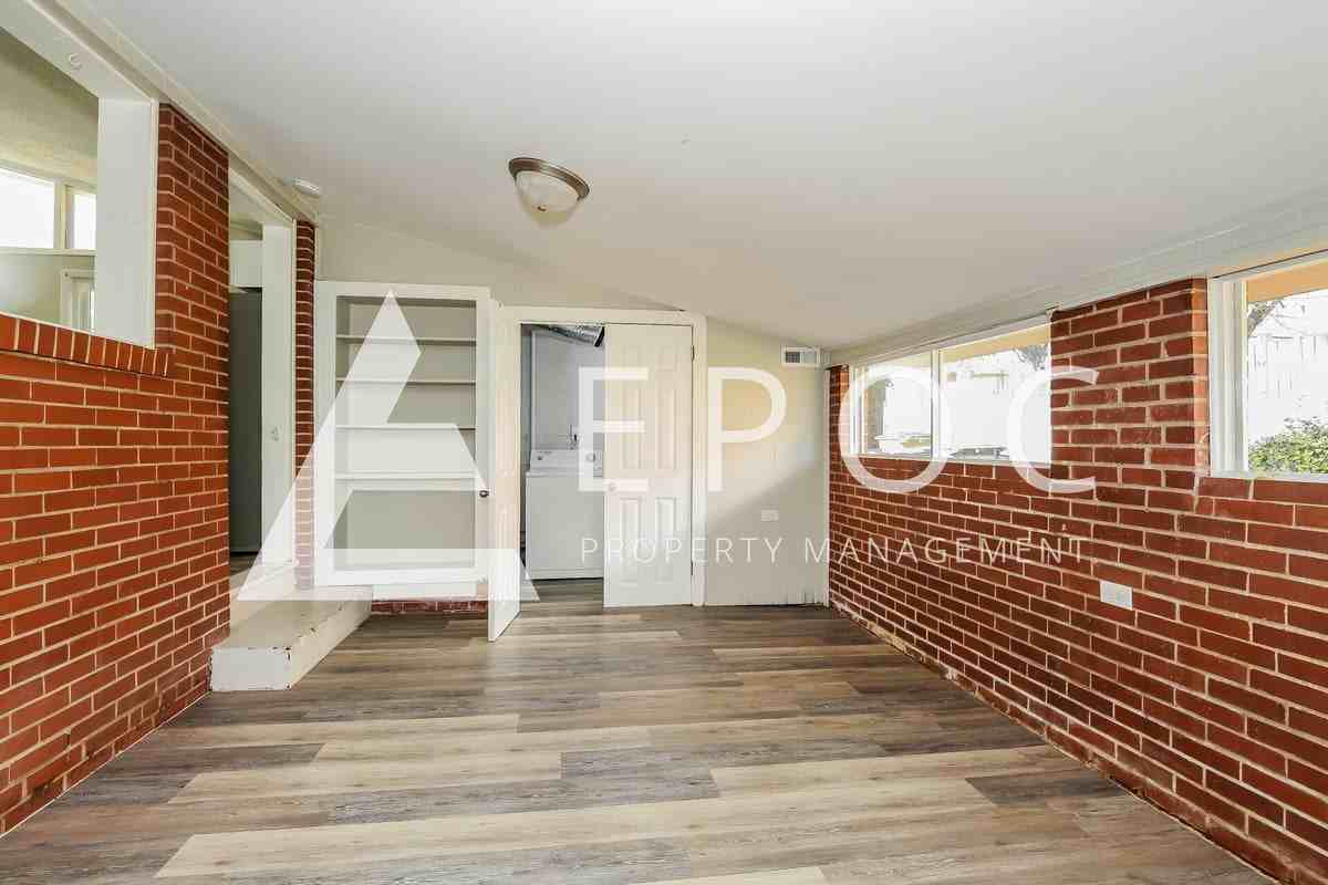 1611 Dunbar St - Photo 4 of 13
