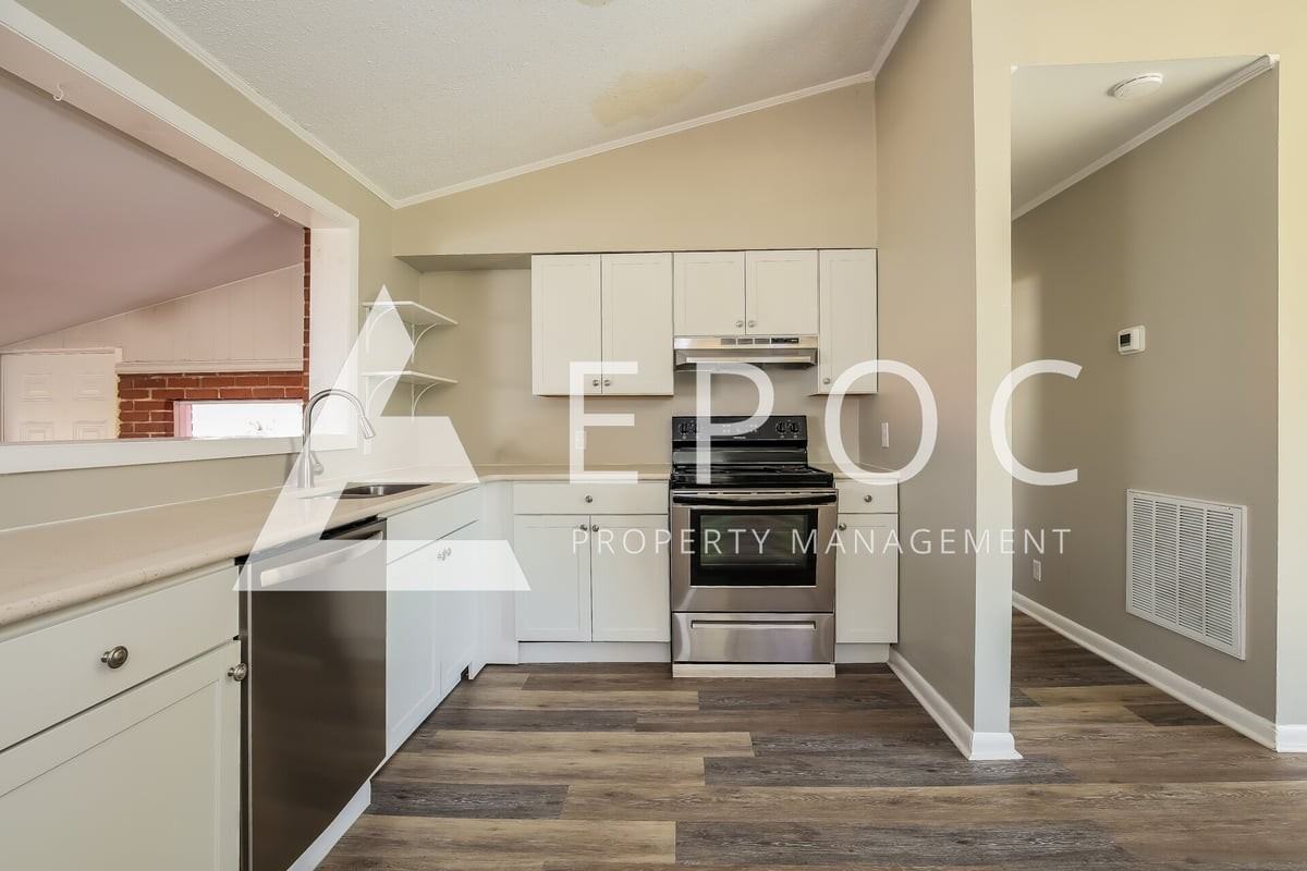1611 Dunbar St - Photo 5 of 13