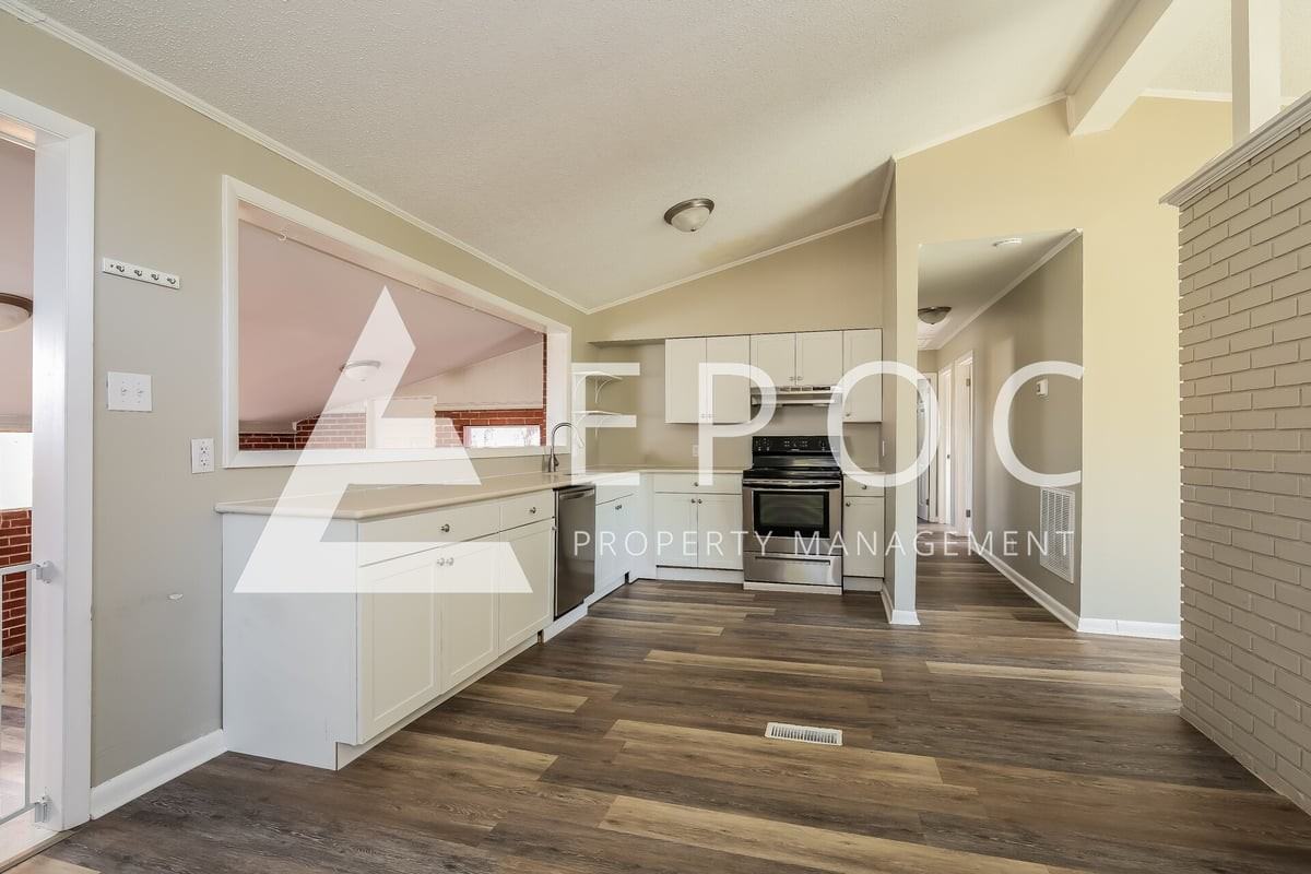 1611 Dunbar St - Photo 6 of 13