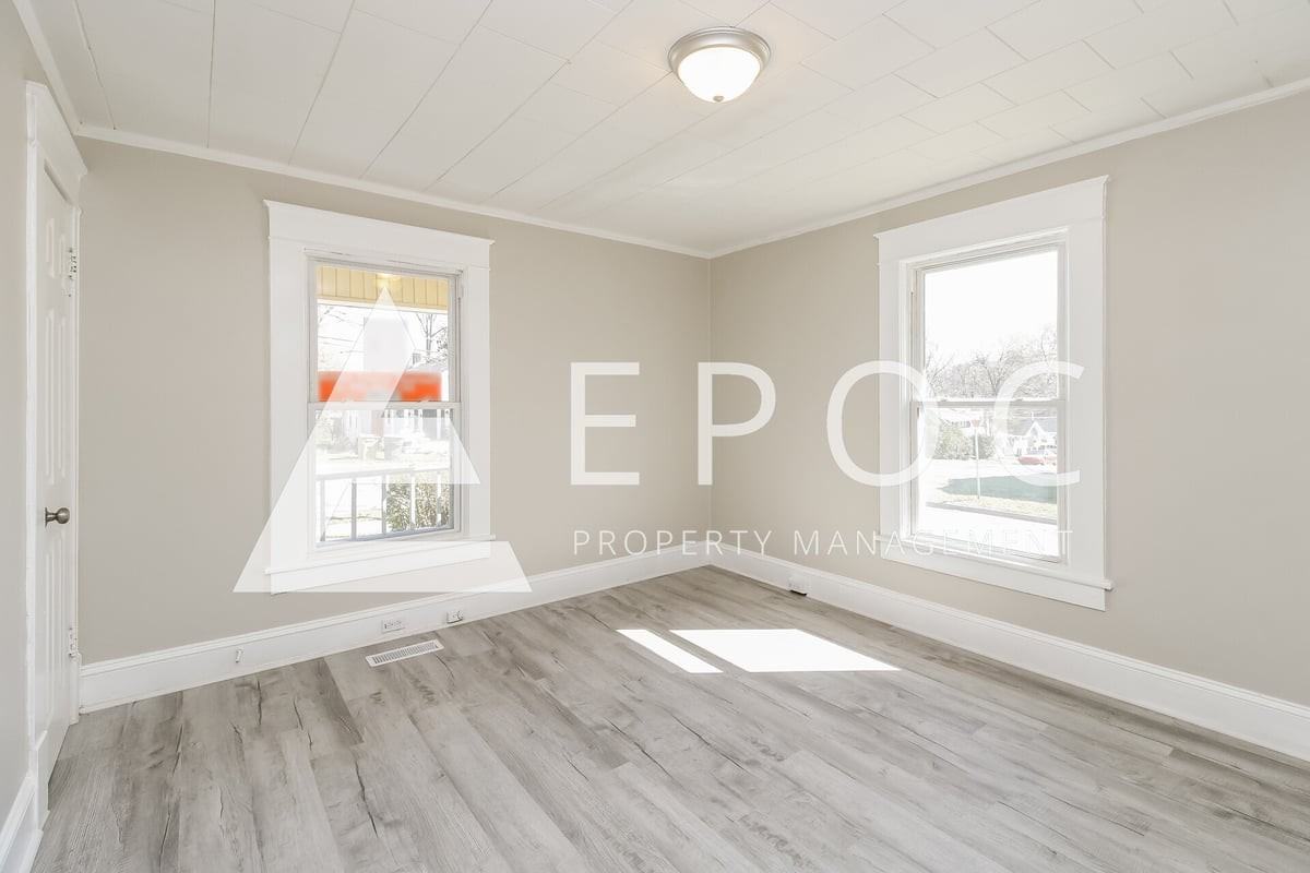 910 Caldwell St - Photo 6 of 13
