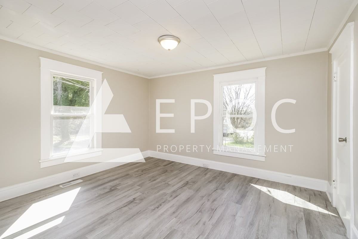 910 Caldwell St - Photo 7 of 13