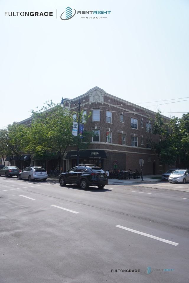6355 N Lakewood Ave #3E - Photo 2 of 8