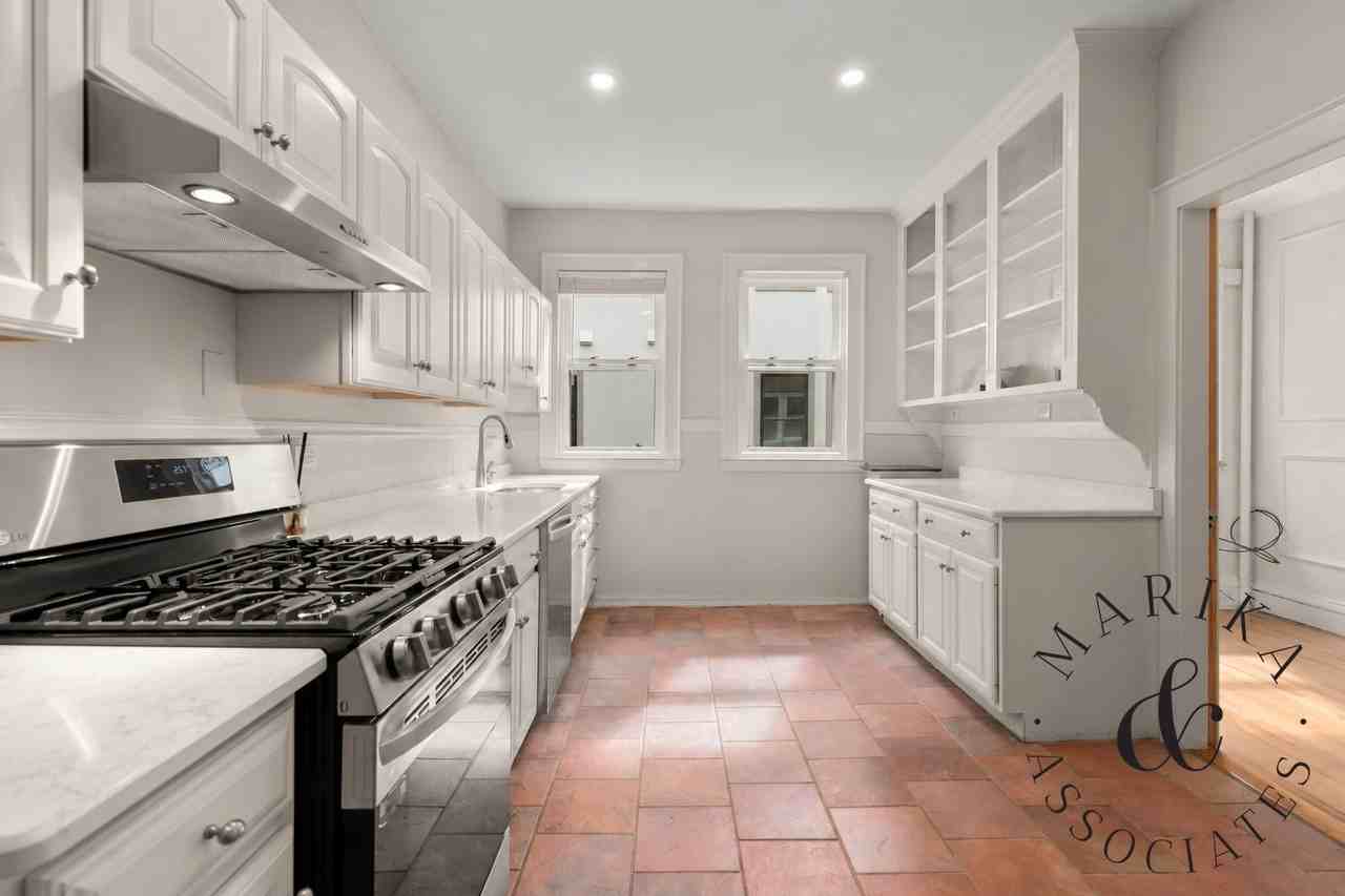 67 Green St - Photo 2 of 25