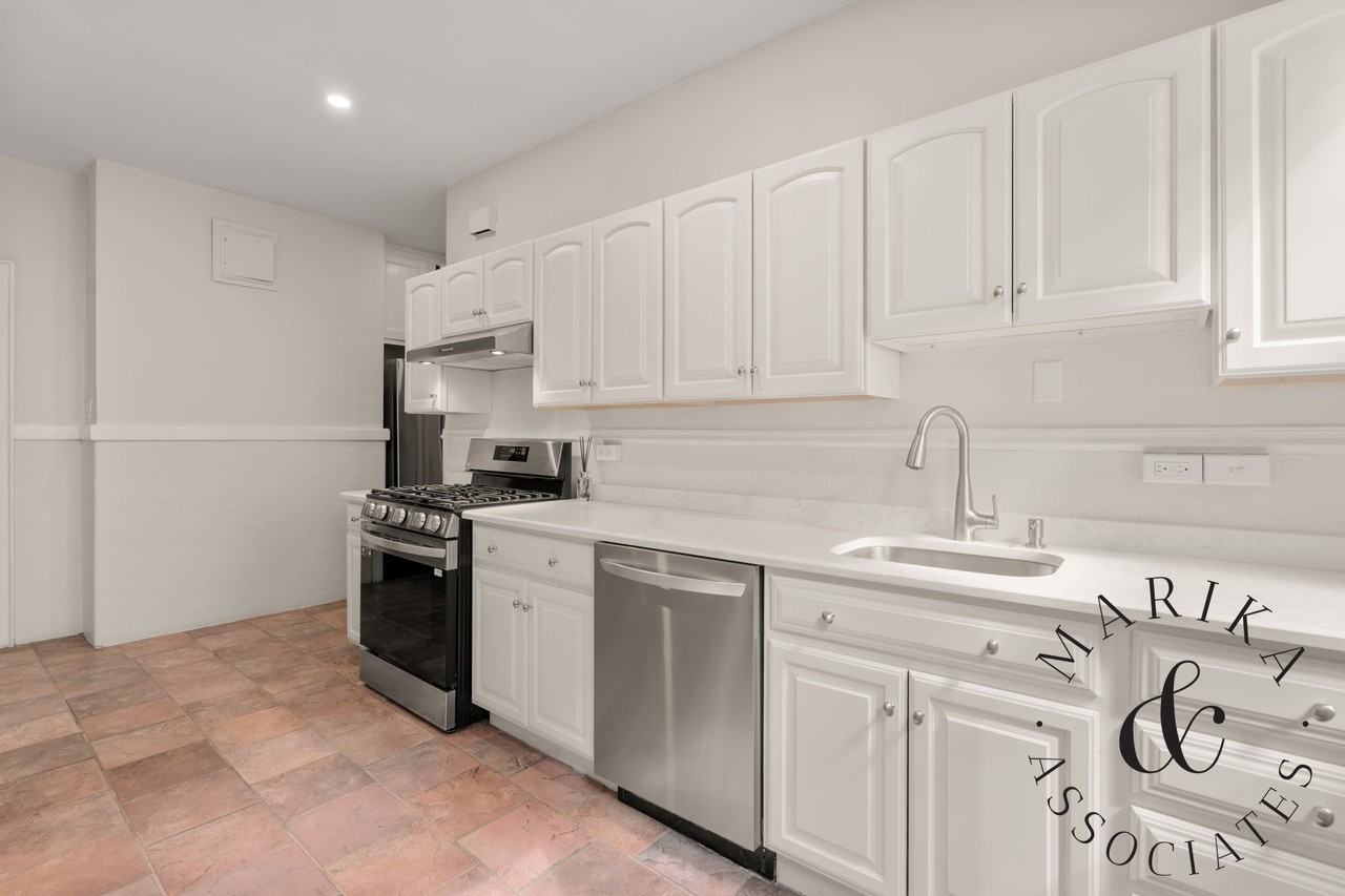 67 Green St - Photo 3 of 25