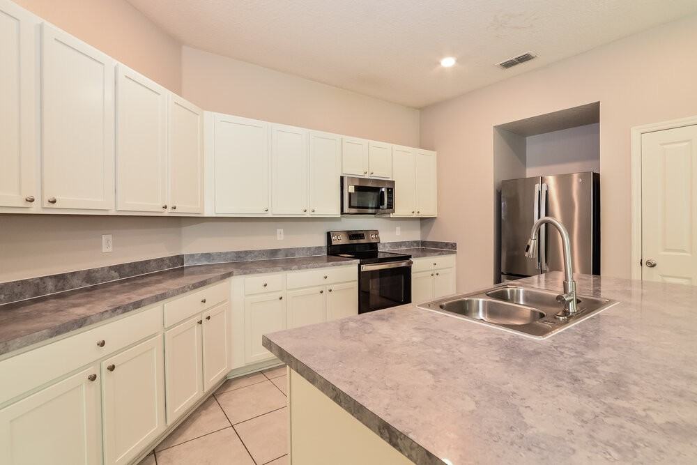 2861 Mosshire Cir - Photo 5 of 16