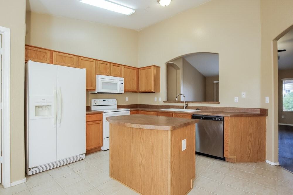 702 S 108th Pl - Photo 7 of 16