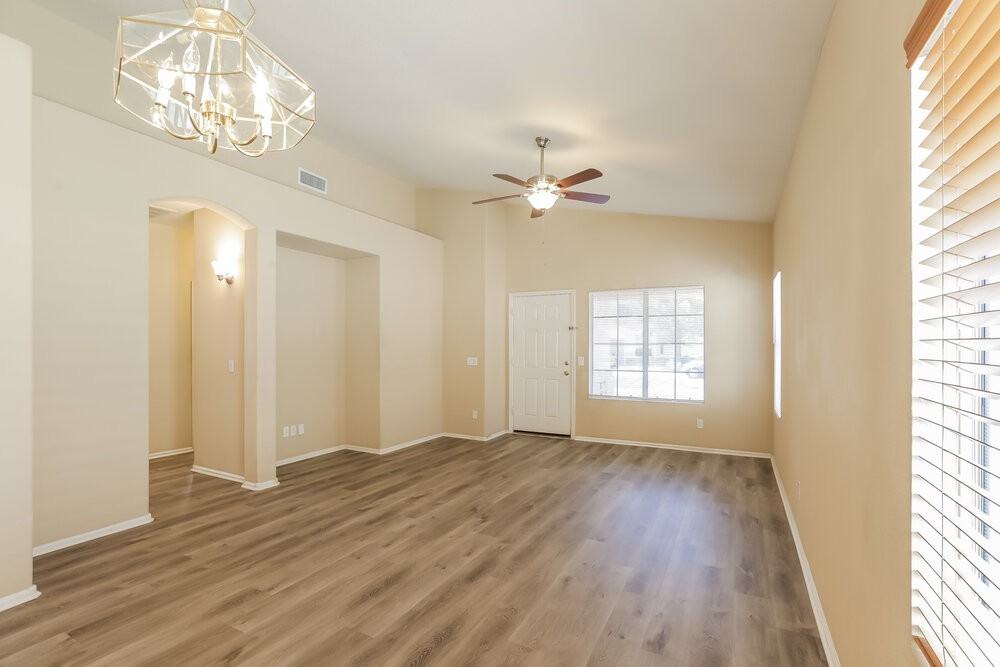 15616 W Magnolia St - Photo 5 of 16