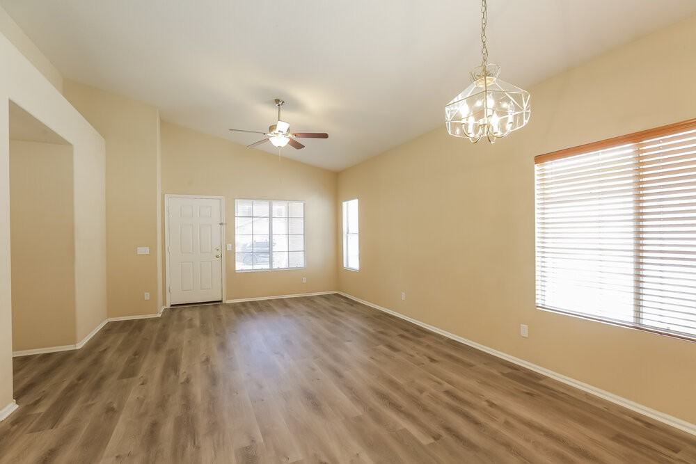 15616 W Magnolia St - Photo 6 of 16