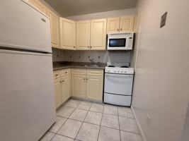 featured image of 208 Undercliff Ave #B12