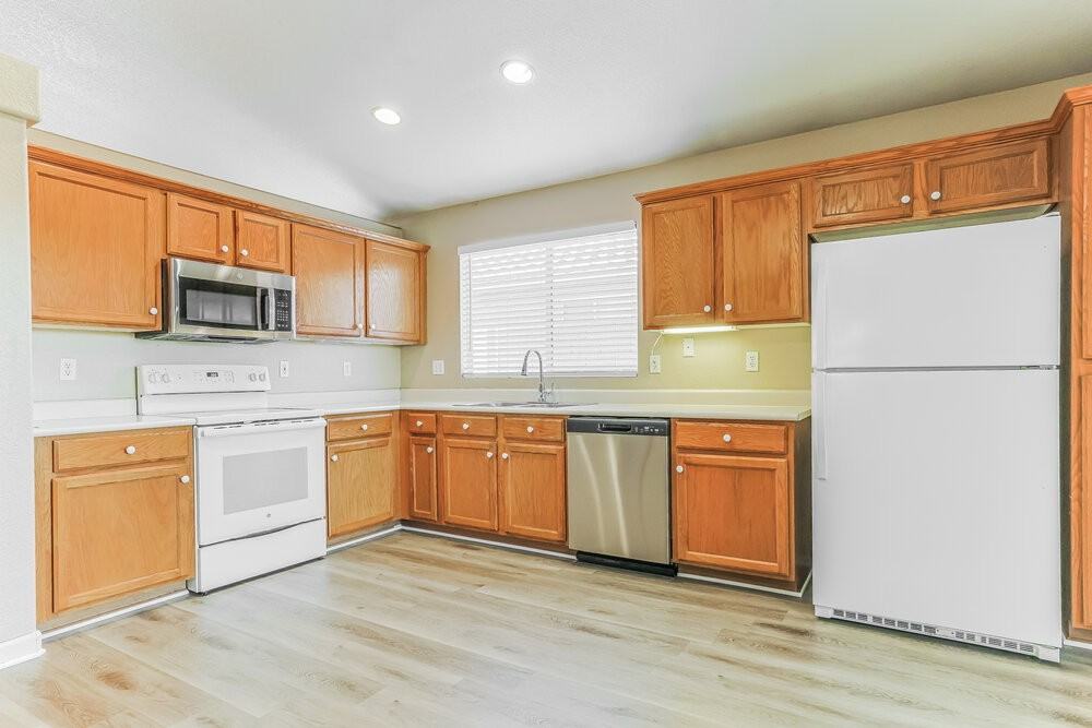 2405 E Browning Pl - Photo 7 of 16