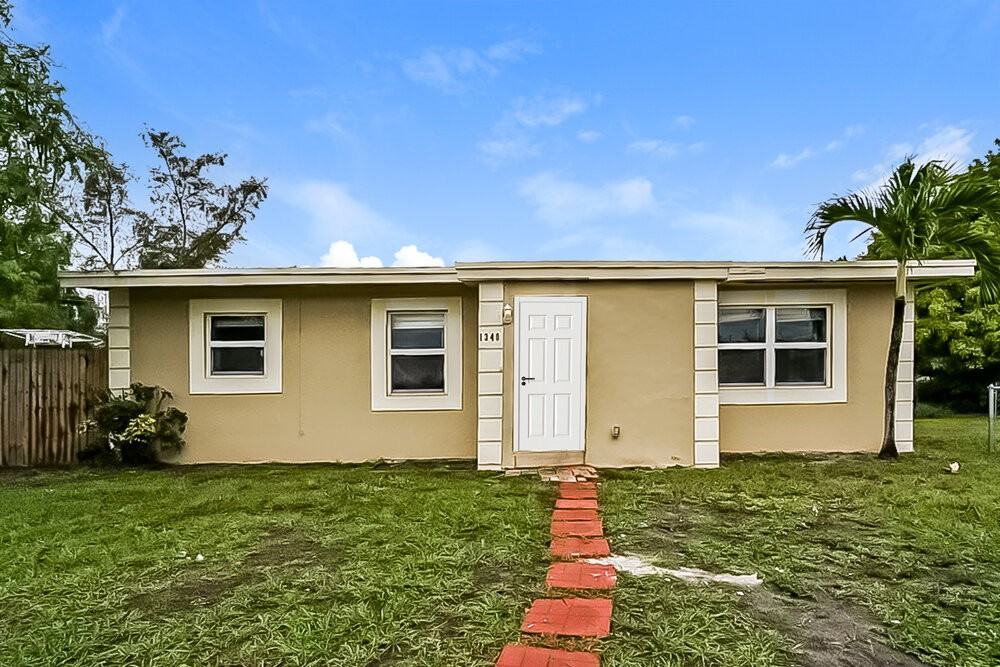 1340 Nw 19th Ave - Photo 2 of 16