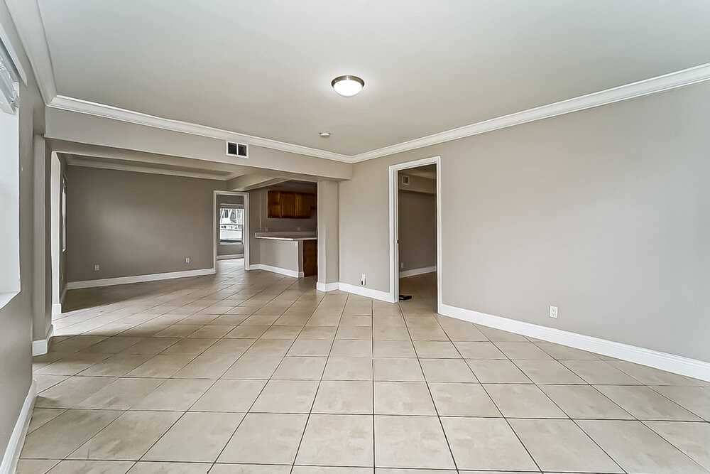 1340 Nw 19th Ave - Photo 5 of 16