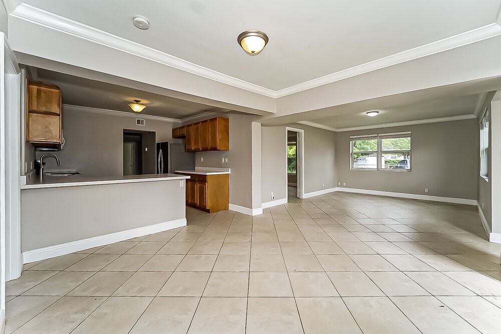 1340 Nw 19th Ave - Photo 6 of 16