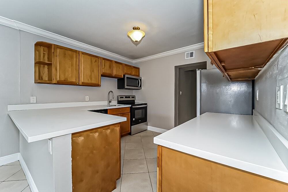 1340 Nw 19th Ave - Photo 7 of 16