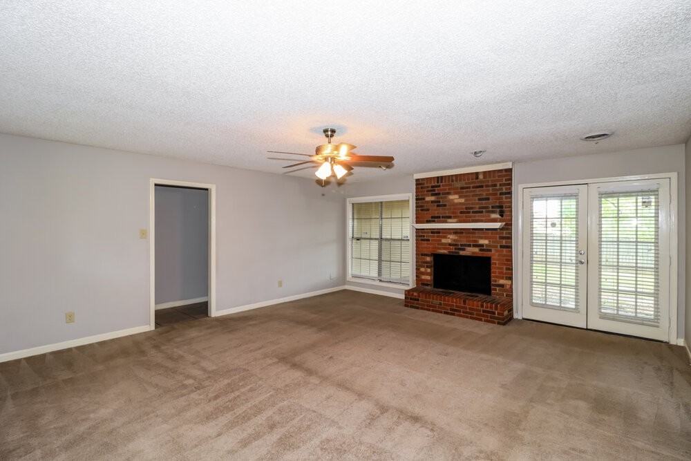 7055 Shadow Oaks Dr - Photo 5 of 25