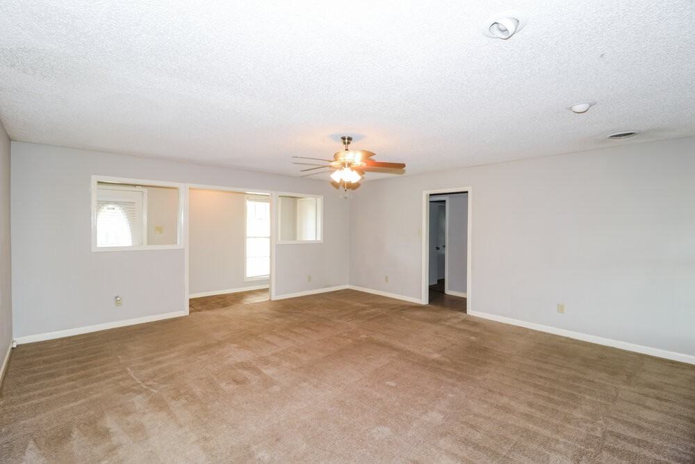 7055 Shadow Oaks Dr - Photo 6 of 25