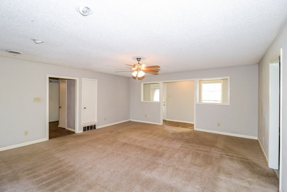 7055 Shadow Oaks Dr - Photo 7 of 25