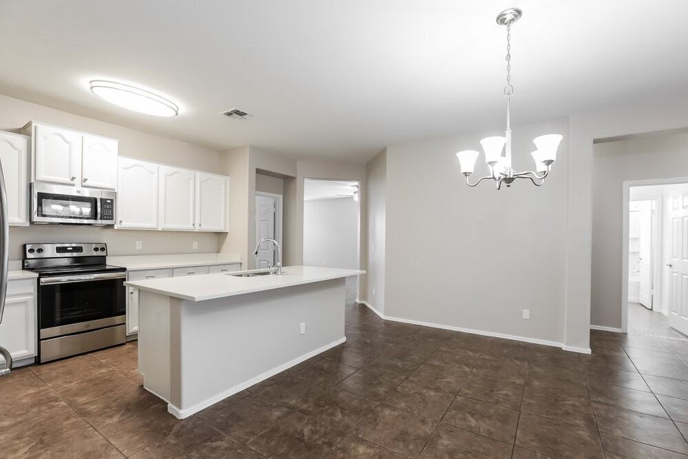 3912 S 101st Ln - Photo 5 of 16