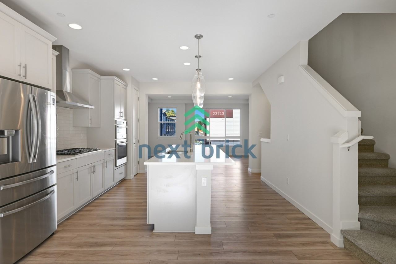 824 238th St Se #D - Photo 5 of 26