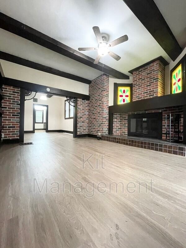 4431 Commonwealth Ave - Photo 3 of 21