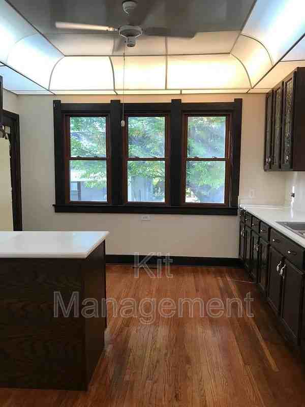 4431 Commonwealth Ave - Photo 5 of 21