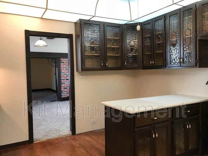 4431 Commonwealth Ave - Photo 6 of 21