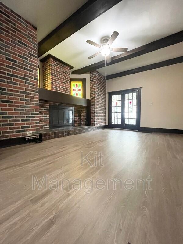 4431 Commonwealth Ave - Photo 7 of 21