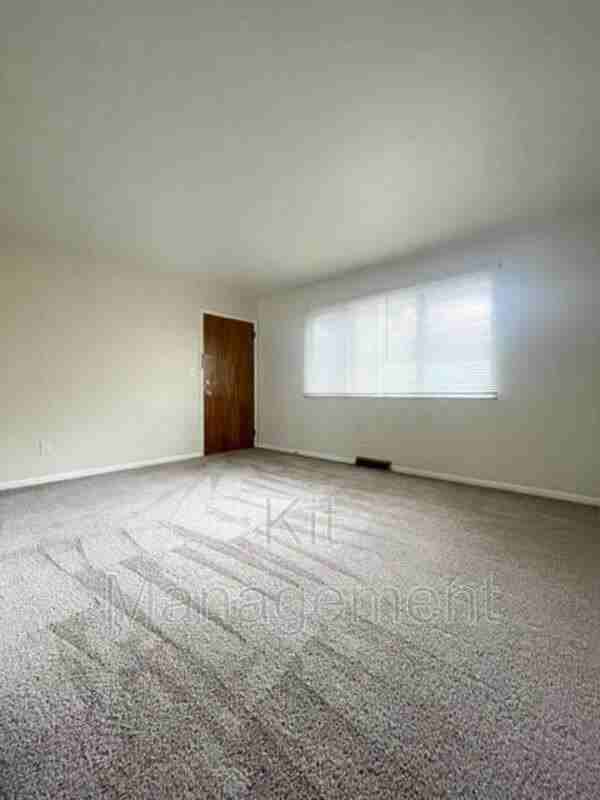 5219 Jackman Rd - Photo 3 of 6