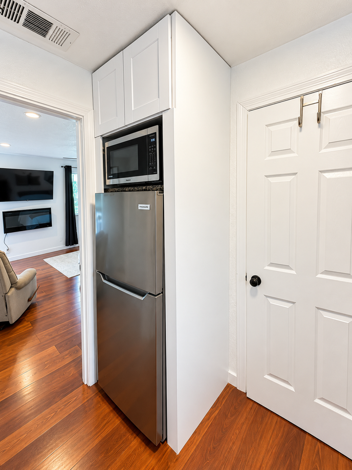 744 Stewart St - Photo 6 of 12