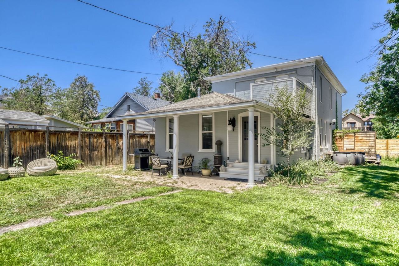 1910 Pine St - Photo 4 of 27