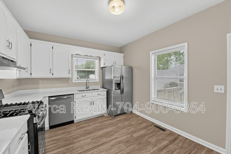 525 Church St - Photo 4 of 25