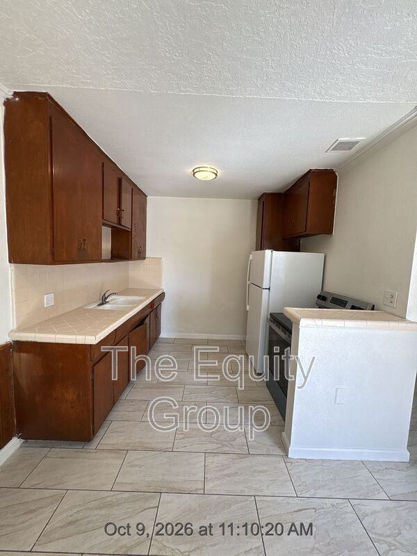 580 S Richmond Ave #1 - Photo 3 of 16