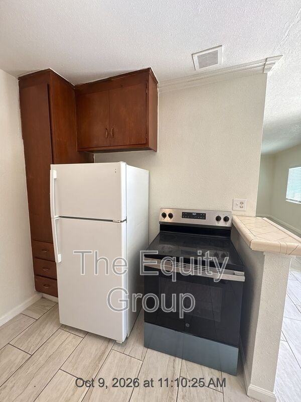 580 S Richmond Ave #1 - Photo 4 of 16