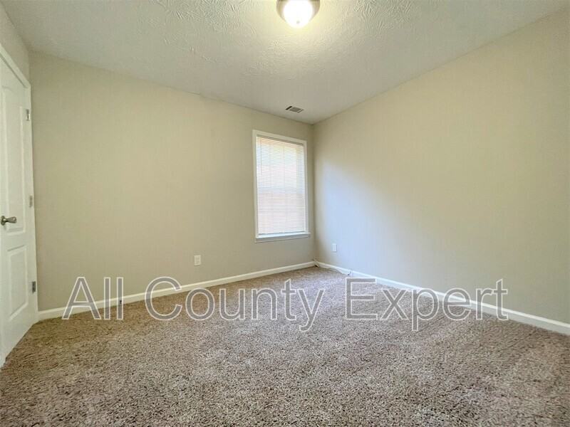 2370 Temple View Ct - Photo 5 of 26