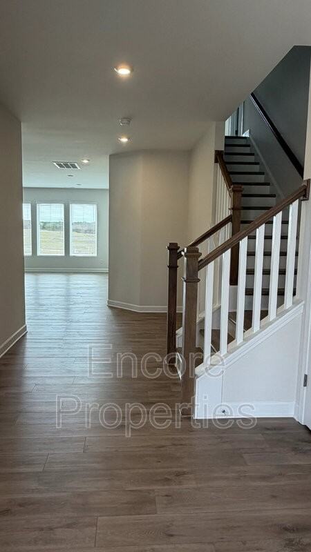 28 Reflection Parkway - Photo 2 of 29