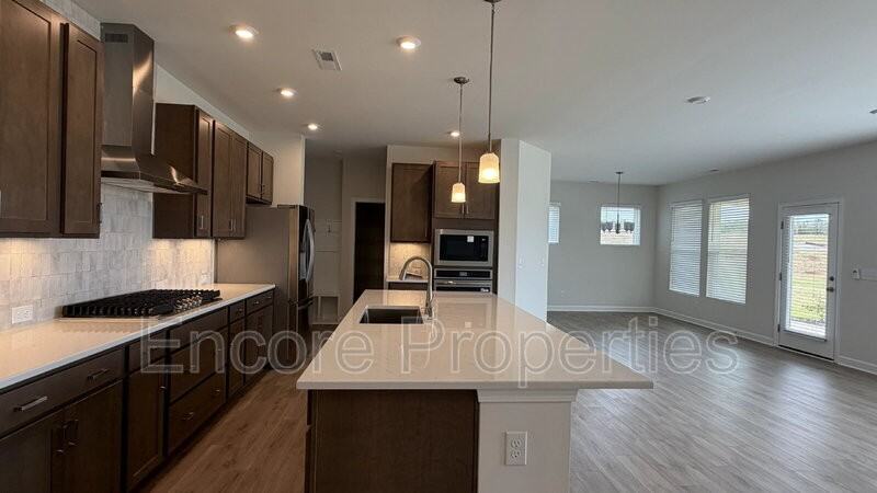 28 Reflection Parkway - Photo 5 of 29