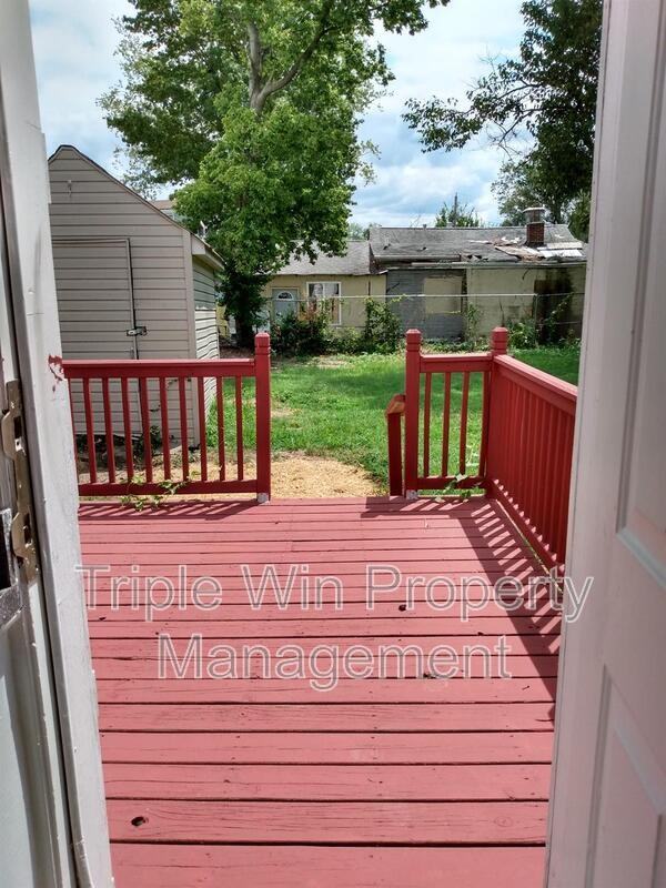 236 Wachtel Ave - Photo 4 of 38