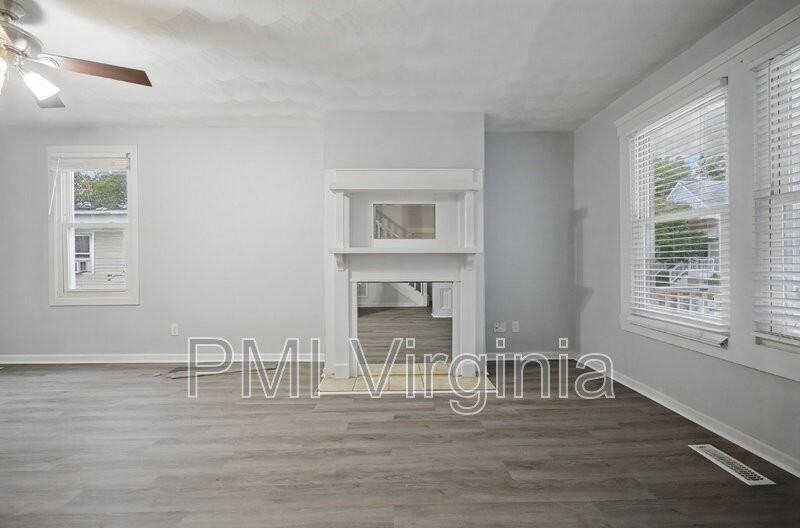 806 Summit Ave - Photo 5 of 32