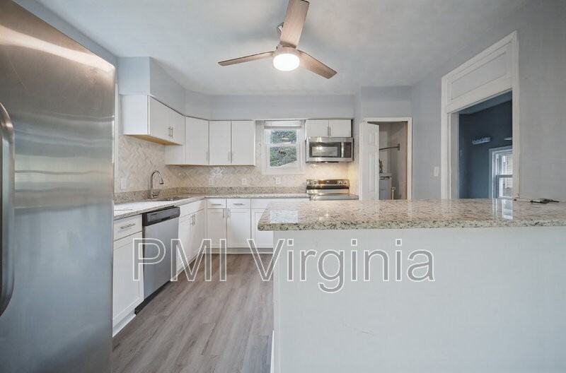 806 Summit Ave - Photo 7 of 32