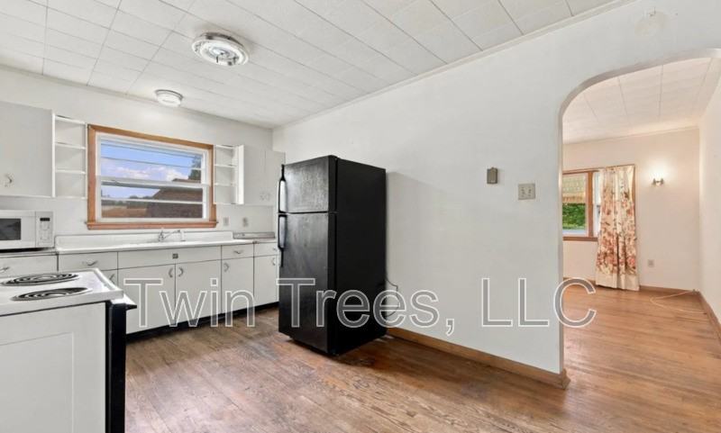 255 Nelson St #C - Photo 3 of 4