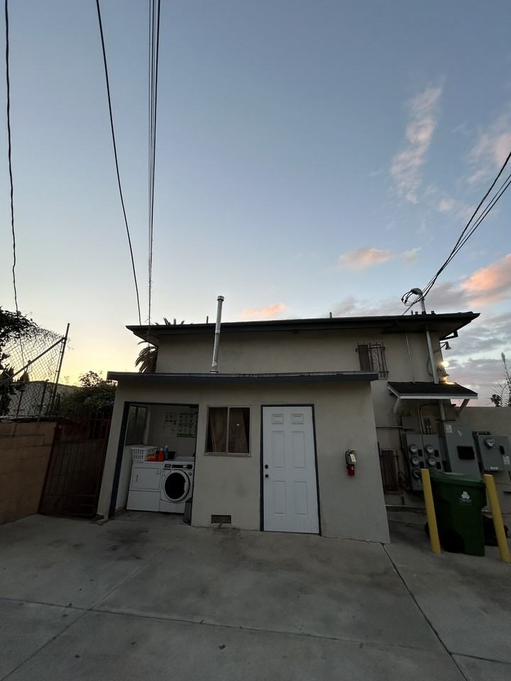 626 N La Fayette Park Pl #2 - Photo 3 of 15