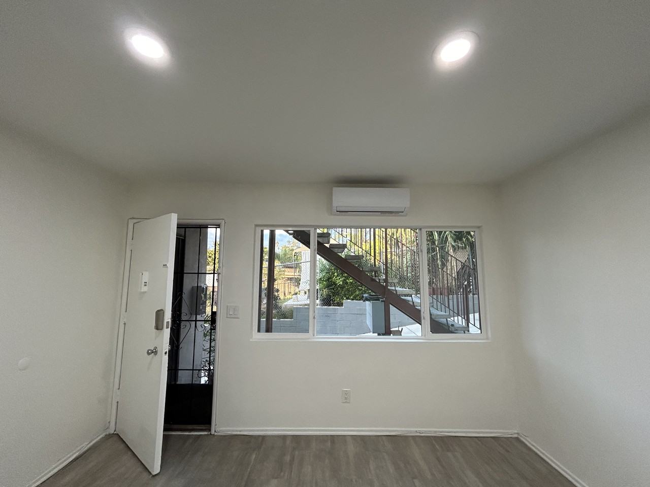 626 N La Fayette Park Pl #2 - Photo 4 of 15