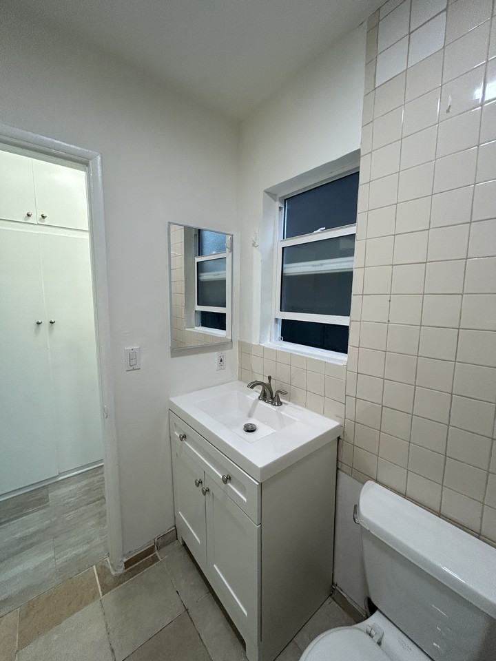 626 N La Fayette Park Pl #2 - Photo 5 of 15