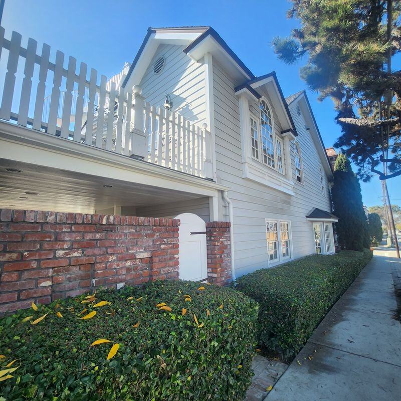 232 Jasmine Ave - Photo 2 of 11